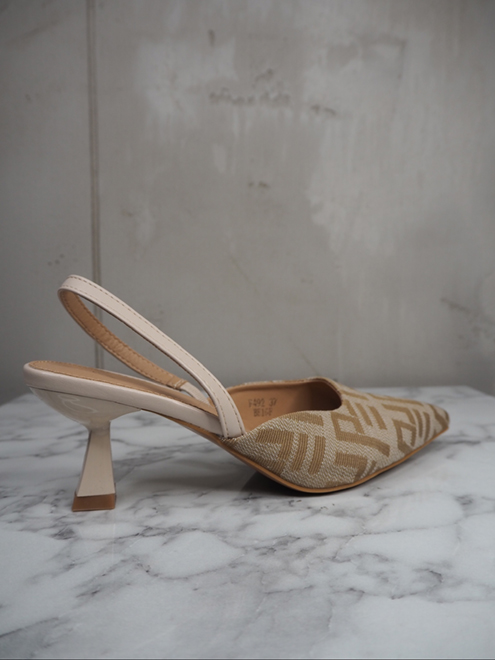 italienische mode kleiber werksverkauf Beige Slingback-Heels mit geometrischem Muster
