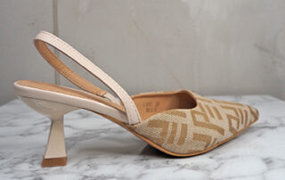 italienische mode kleiber werksverkauf Beige Slingback-Heels mit italienisch inspiriertem Muster