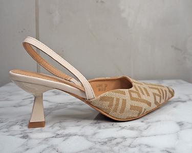 italienische mode kleiber werksverkauf Beige Slingback-Heels mit italienisch inspiriertem Muster