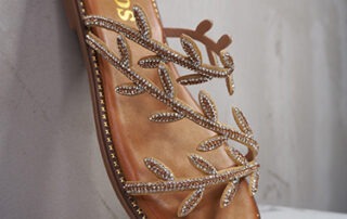 italienische mode kleiber werksverkauf Beiger Sneaker mit Plateausohle. Italienische Mode günstig bei Kleiber Werksverkauf.