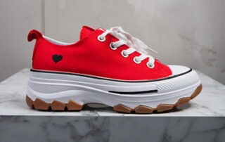italienische mode kleiber werksverkauf Leopardenmuster-Sneaker mit Smiley-Patch, Teil der Italienische Mode Kollektion.