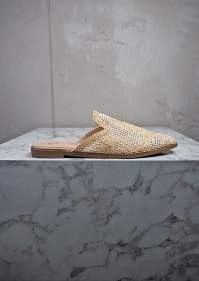 italienische mode kleiber werksverkauf Beige geflochtener Muleschuh mit Blumenmuster