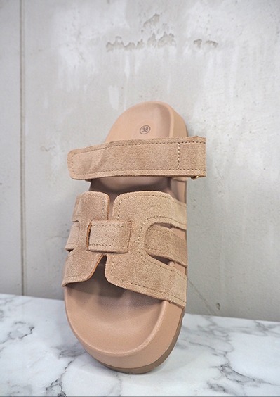 italienische mode kleiber werksverkauf Bequeme beige Sandalen mit Klettverschluss