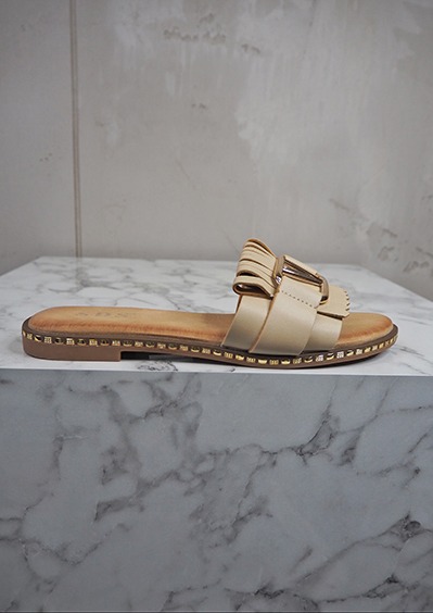 italienische mode kleiber werksverkauf Beige Damen-Sandalen mit Fransen und goldener Schnalle