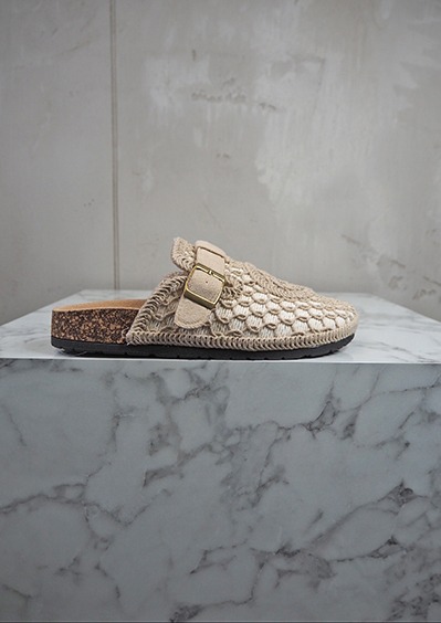 italienische mode kleiber werksverkauf Beige gehäkelter Clog mit Schnalle und Korksohle