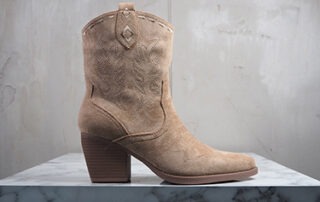 italienische mode kleiber werksverkauf Beiger Sneaker mit Plateausohle. Italienische Mode günstig bei Kleiber Werksverkauf.