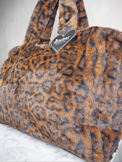italienische mode kleiber werksverkauf Braune Kunstpelz-Tasche mit Leopardenmuster und Axelleber-Etikett