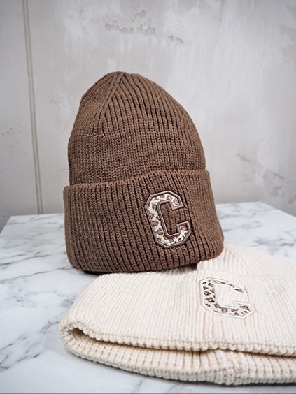 italienische mode kleiber werksverkauf Braune und cremefarbene Strickmützen mit Leopardenmuster-C-Patch